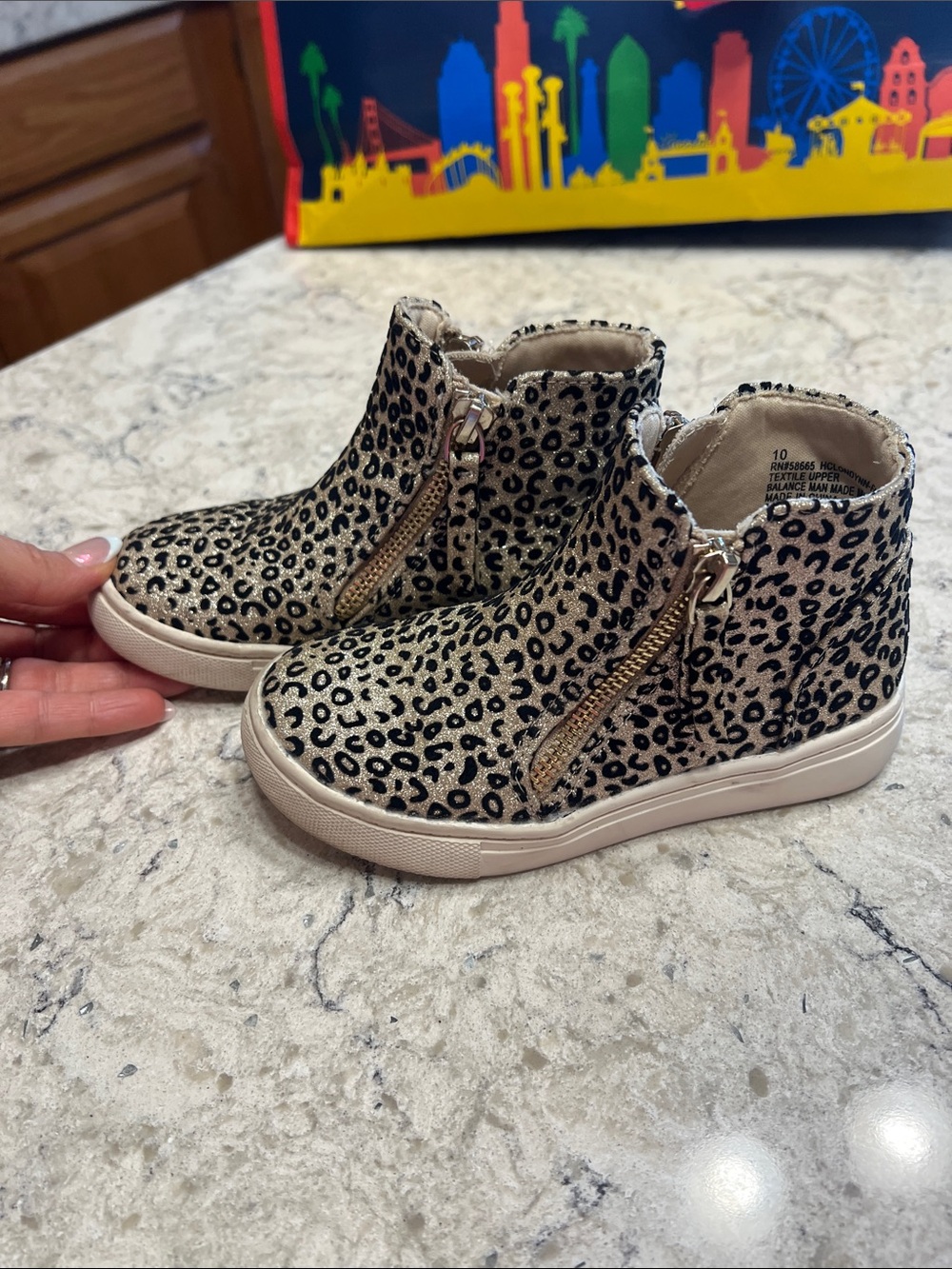 A lot of size 9-10 shoes. Gently worn - Picture 7 of 13